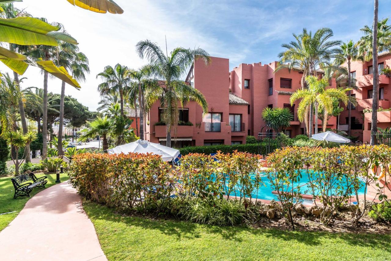 Luxury 2-Bed Apartment In Elviria W Pool Marbella Exterior foto