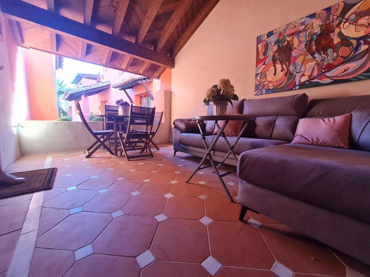 Luxury 2-Bed Apartment In Elviria W Pool Marbella Exterior foto